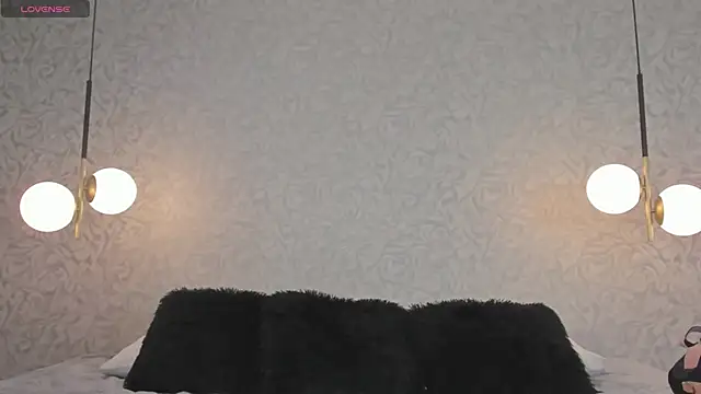 danaythamara1 online show from December 3, 2025, 9:57 pm