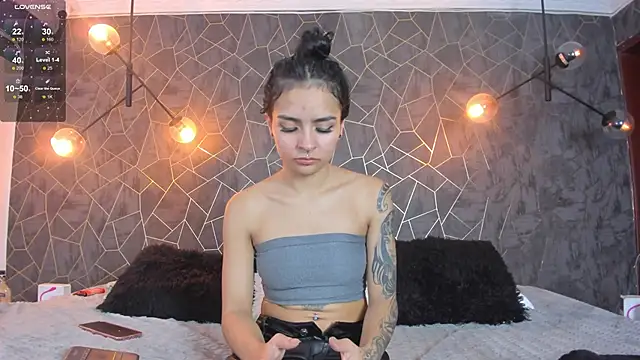 danaythamara1 online show from March 12, 2026, 11:22 pm