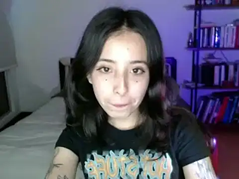 Snapshot of babyluna_8_8 chatting on December 18, 2024, 3:26 am babyluna 8 8 online show from December 18, 2024, 3:26 am