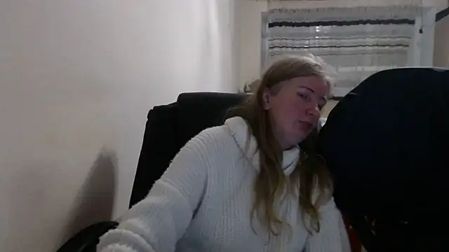 Snapshot of PeterAndJen chatting on March 7, 2026, 6:27 pm PeterAndJen online show from March 7, 2026, 6:27 pm