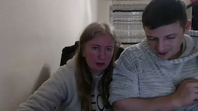 Snapshot of PeterAndJen chatting on March 12, 2026, 6:25 pm PeterAndJen online show from March 12, 2026, 6:25 pm