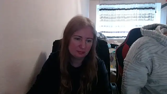 Snapshot of PeterAndJen chatting on March 16, 2026, 5:44 am PeterAndJen online show from March 16, 2026, 5:44 am