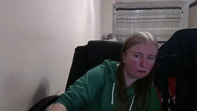 Snapshot of PeterAndJen chatting on March 25, 2026, 7:20 pm PeterAndJen online show from March 25, 2026, 7:20 pm