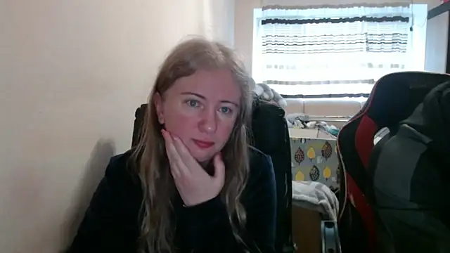 Snapshot of PeterAndJen chatting on April 2, 2026, 4:32 am PeterAndJen online show from April 2, 2026, 4:32 am