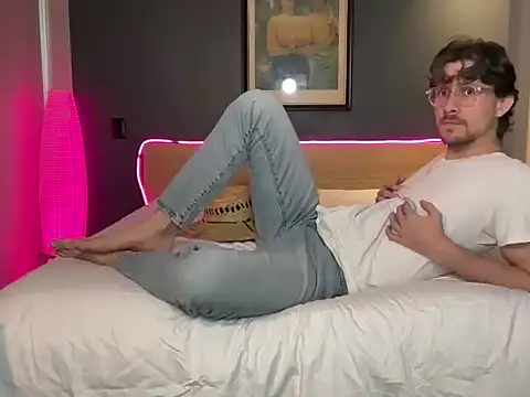 mcklister kinky feets online show from February 16, 2026, 9:33 pm