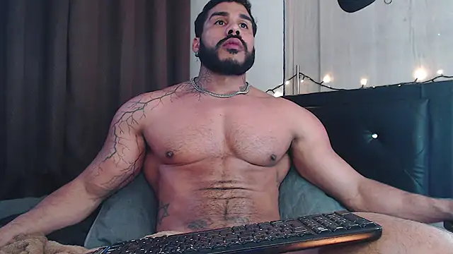 Snapshot of Artemis_Kazttman chatting on December 26, 2024, 10:52 pm Artemis Kazttman online show from December 26, 2024, 10:52 pm