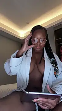 PRIMAGODDESS online show from July 12, 2026, 6:37 am
