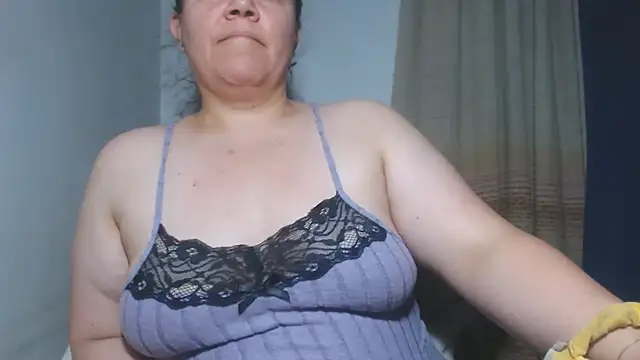Snapshot of agathamiller01 chatting on October 4, 2025, 1:47 am agathamiller01 online show from October 4, 2025, 1:47 am
