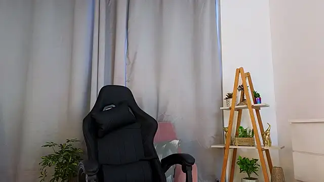 bella  adams online show from March 11, 2025, 9:48 pm