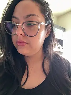 MileyGia online show from February 3, 2026, 6:13 pm