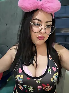 MileyGia online show from July 19, 2026, 2:15 am