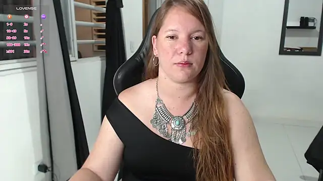 Snapshot of tamy_shine87 chatting on December 14, 2025, 4:18 am tamy shine87 online show from December 14, 2025, 4:18 am