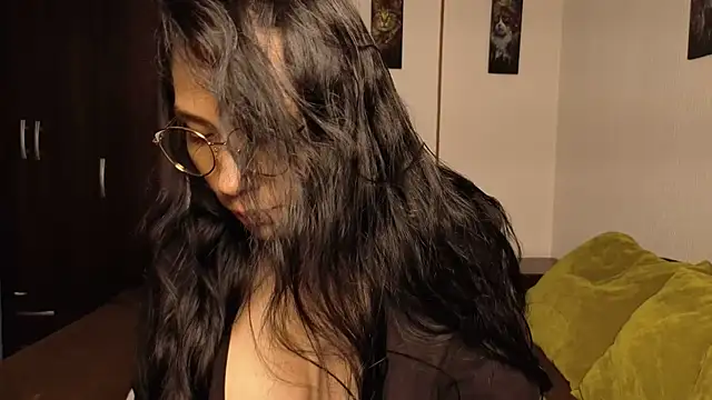 Snapshot of Angela_isabella chatting on February 4, 2026, 11:31 pm Angela isabella online show from February 4, 2026, 11:31 pm