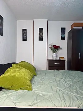 Angela isabella online show from March 25, 2026, 5:52 pm