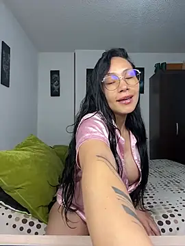 Angela isabella online show from April 13, 2026, 12:32 pm