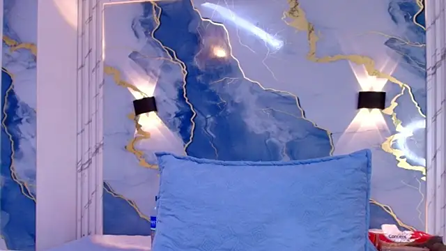 lorrayne  online show from October 9, 2025, 12:14 pm