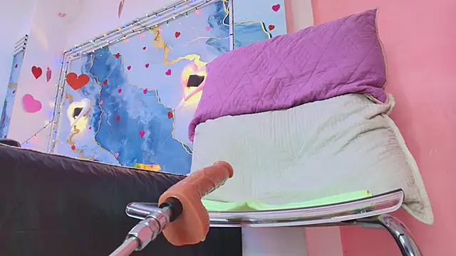 lorrayne  online show from February 25, 2026, 12:26 pm