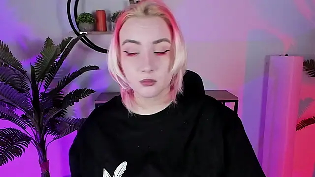 AsheLucker online show from February 16, 2025, 5:15 pm