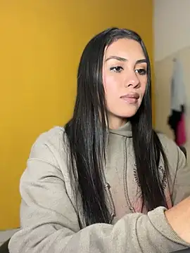 Ambar pe  online show from January 5, 2025, 12:31 am