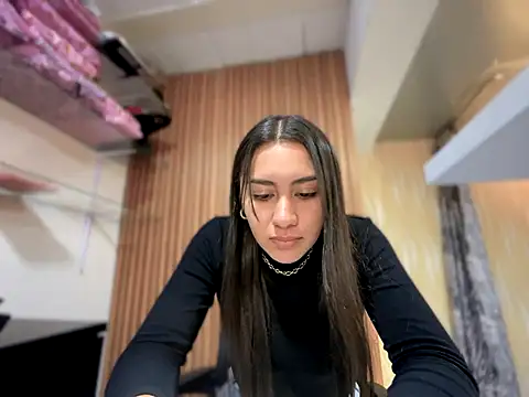 Ambar pe  online show from September 11, 2025, 7:25 pm