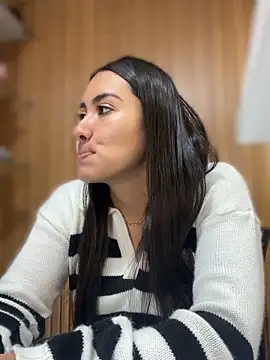 Ambar pe  online show from September 14, 2025, 6:29 pm