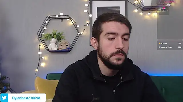 Snapshot of Dylan_Best chatting on December 18, 2024, 10:30 am Dylan Best online show from December 18, 2024, 10:30 am