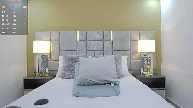 Little Amarantha online show from September 13, 2025, 1:38 am