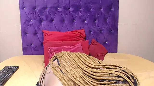 Snapshot of EBONYBUSTYY chatting on September 16, 2025, 7:37 pm EBONYBUSTYY online show from September 16, 2025, 7:37 pm