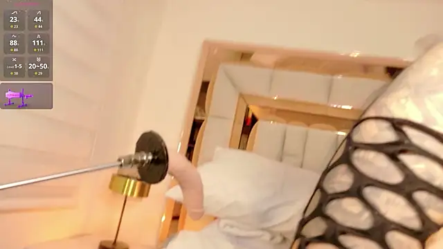 im yours 01 online show from February 24, 2026, 4:54 am