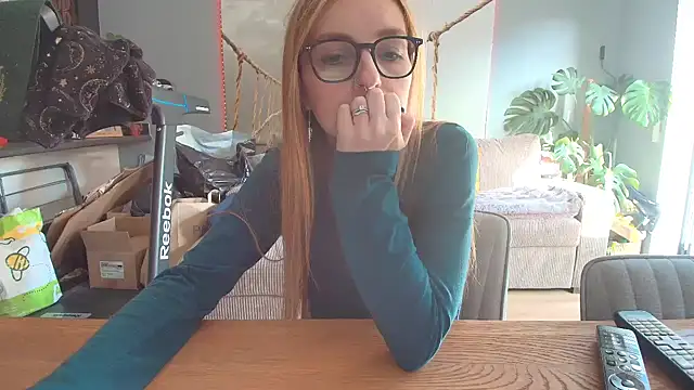 short sweetpea online show from October 4, 2025, 2:37 pm