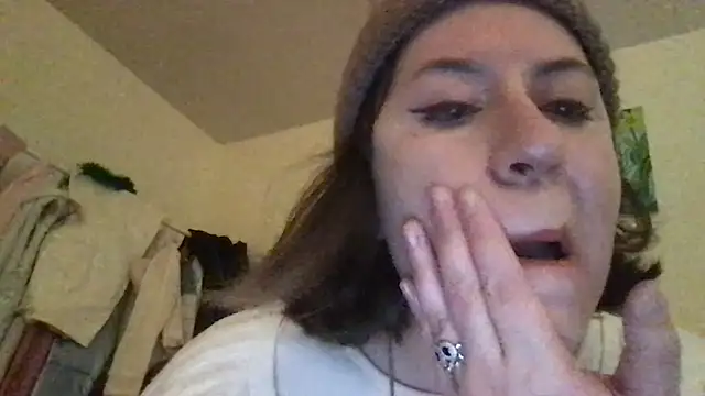 HYPHYtype online show from December 3, 2025, 2:19 am