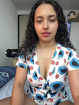 Snapshot of Lucy_Marin chatting on January 25, 2025, 2:03 pm Lucy Marin online show from January 25, 2025, 2:03 pm