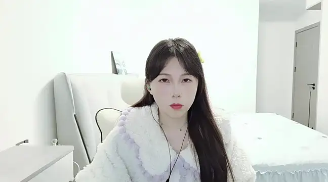 Snapshot of Sunset_glow chatting on December 29, 2024, 3:03 pm Sunset glow online show from December 29, 2024, 3:03 pm