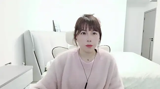 Snapshot of Sunset_glow chatting on February 14, 2025, 1:29 pm Sunset glow online show from February 14, 2025, 1:29 pm