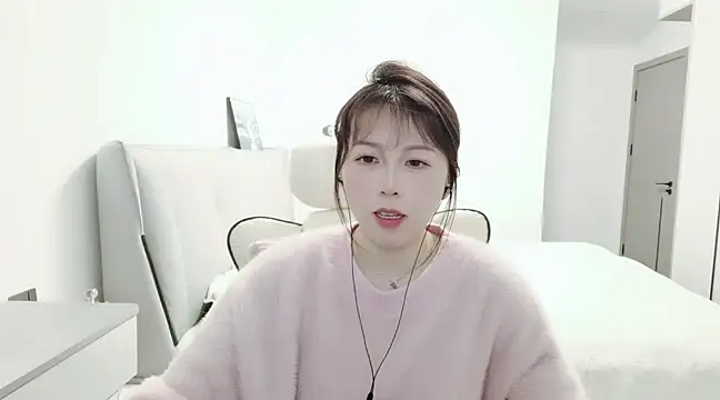 Snapshot of Sunset_glow chatting on February 21, 2025, 3:43 pm Sunset glow online show from February 21, 2025, 3:43 pm