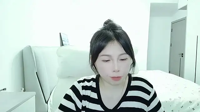 Sunset glow online show from November 18, 2025, 3:49 pm