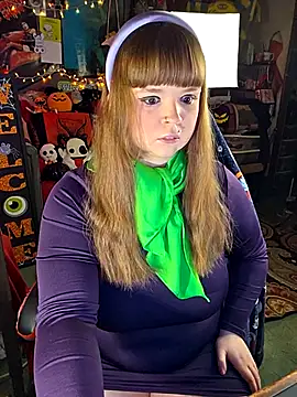Snapshot of VelvetDiablo chatting on October 4, 2025, 12:08 am VelvetDiablo online show from October 4, 2025, 12:08 am