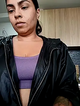 Snapshot of Ivanna2 chatting on May 4, 2026, 3:52 pm Ivanna2 online show from May 4, 2026, 3:52 pm
