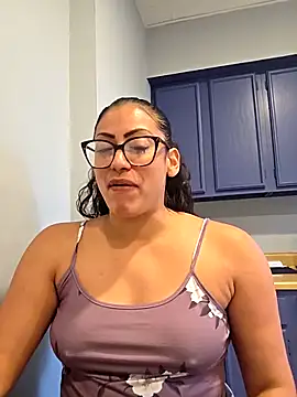 Snapshot of Nikkierosee chatting on October 22, 2025, 9:36 pm Nikkierosee online show from October 22, 2025, 9:36 pm