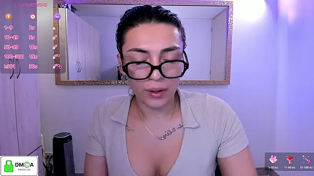 Snapshot of EricaVanderhill chatting on May 19, 2026, 11:22 pm EricaVanderhill online show from May 19, 2026, 11:22 pm
