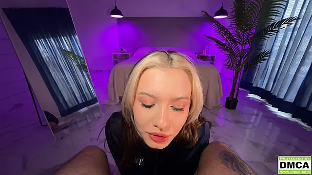 Snapshot of _blowjob_queen chatting on September 18, 2025, 10:12 pm  blowjob queen online show from September 18, 2025, 10:12 pm