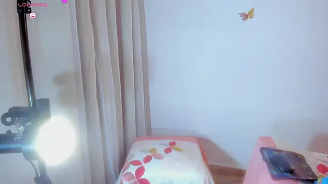 ashelydainii online show from April 16, 2026, 10:01 pm