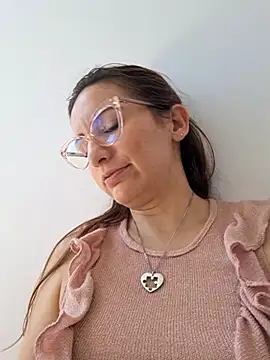 Snapshot of vanessabrown_ chatting on June 27, 2026, 4:45 pm vanessabrown online show from June 27, 2026, 4:45 pm