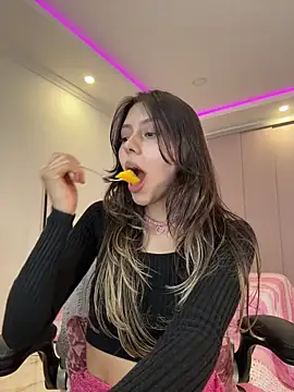 Snapshot of Sensualtease chatting on January 8, 2026, 10:56 pm Sensualtease online show from January 8, 2026, 10:56 pm