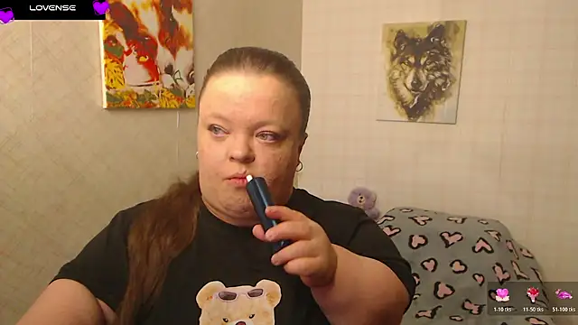 Janiffer MiMi online show from November 7, 2025, 5:02 pm