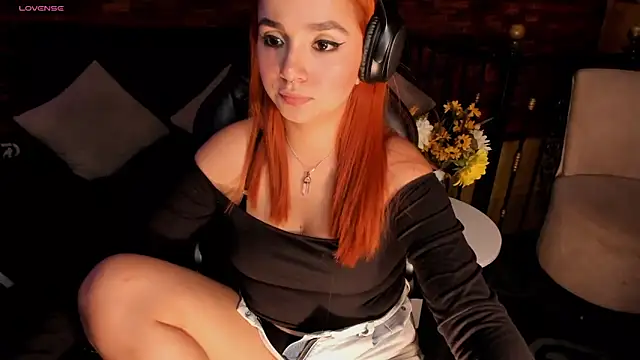 Snapshot of GiaBrooksX chatting on November 7, 2025, 3:34 pm GiaBrooksX online show from November 7, 2025, 3:34 pm