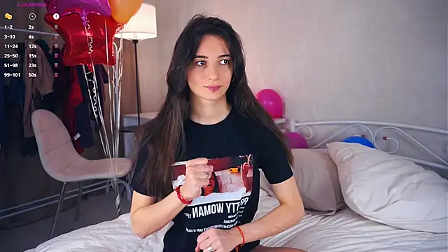 Holla Molly online show from March 22, 2025, 5:49 am