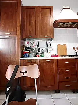 Snapshot of kittenpurrr chatting on December 17, 2024, 10:01 am kittenpurrr online show from December 17, 2024, 10:01 am