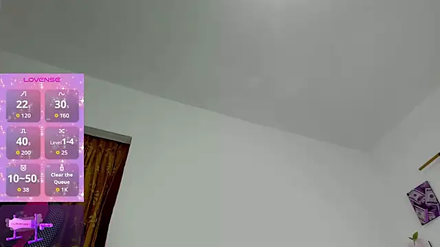 HollyJorda online show from September 23, 2025, 2:09 pm