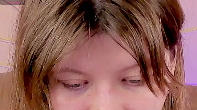 Vivian cutie online show from March 8, 2025, 10:32 am